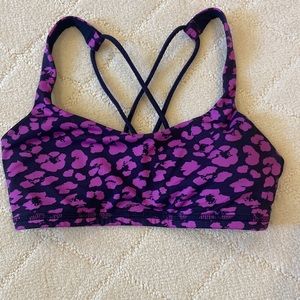 Lululemon sports bra